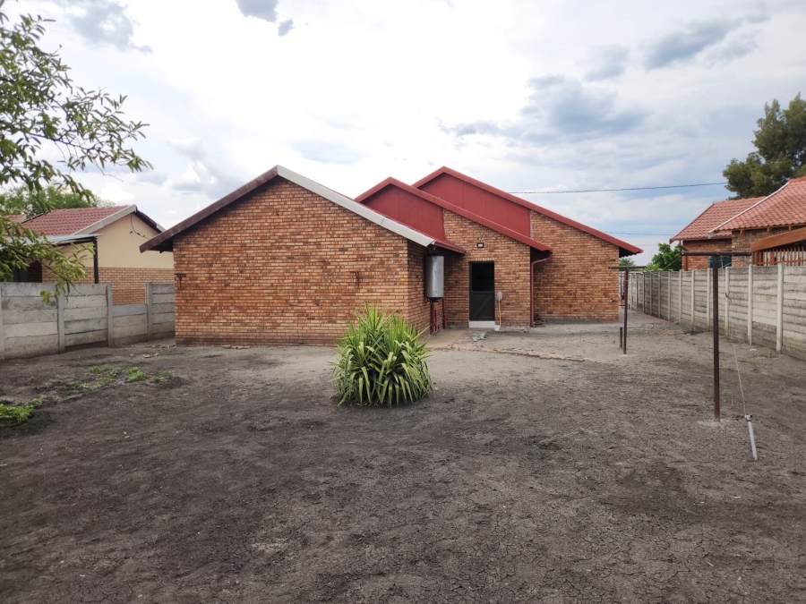 3 Bedroom Property for Sale in Boitekong Ext 3 North West